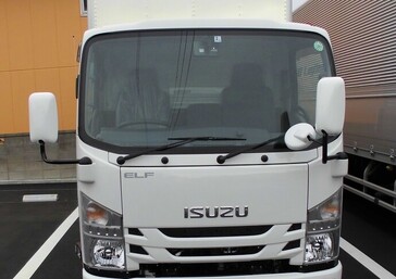 2月10日(金)本日エルフ2t車が納車となりました! もちろん普通免許対応の... - お知らせのアイキャッチ画像