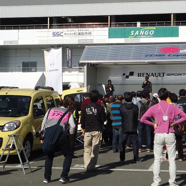 11月12日(土）　富士スピードウェイのイベントにエコーロジテムステージカー...
